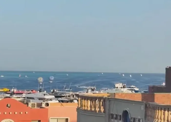 Apartman امام المارينا 3 غرف 5 سراير *